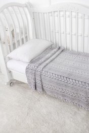 темно-бордовый