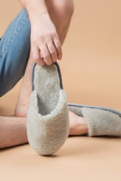 пепельно-серый