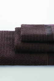 коричневый