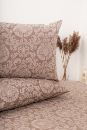 коричневый