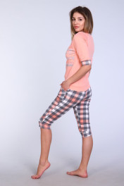 персиковый