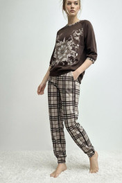 темно-коричневый