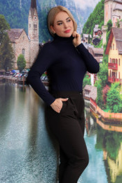 темно-синий