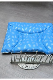 Мелкое перо на голубом