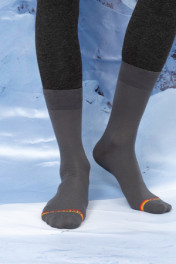 темно-серый