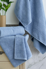 пудрово-голубой