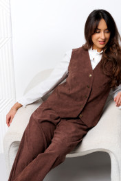 коричневый