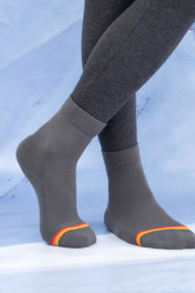 темно-серый