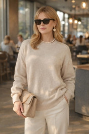 светло-бежевый