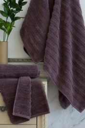 лилово-коричневый