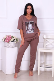 коричневый