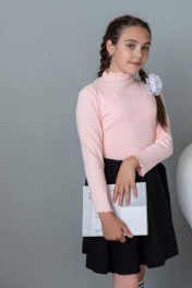 розовый