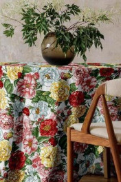 Цветущий шиповник