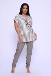 коричневый