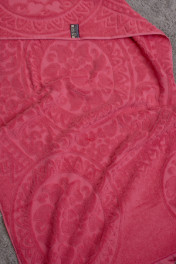 темно-розовый