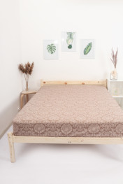 коричневый