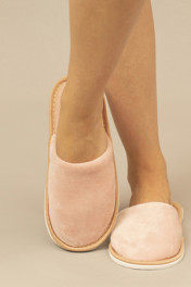 бледно-розовый