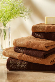 коричневый