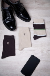 коричневый