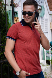 коричневый