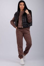 коричневый