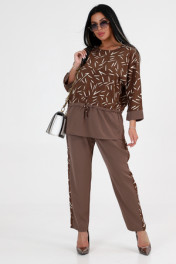 коричневый