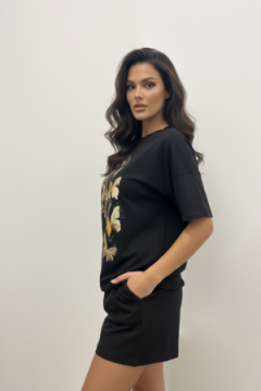 Костюм с шортами с шортами и футболкой 366