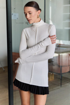 Водолазка облегающая с необработанными швами