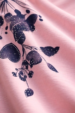 Футболка со стразами Delicate Bloom арт. М-258