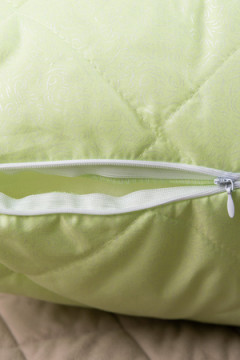 Подушка "Бамбук" тик на молнии лебпух+бамбук, стег, лента, сумка(Н)