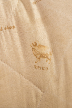 Подушка "Овечья шерсть" п/э полиэфирное волокно, стег, пакет с пл. ручкой(Н)