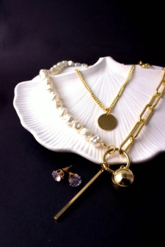 Колье с жемчугом и подвеской + Подарок, в подарочном мешочке