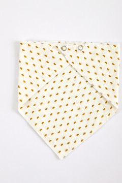 Набор для младенца чепчик и слюнявчик арт. ЧП-СЛУ/сердечки-беж