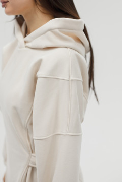 Туника теплая с капюшоном и хлястикамии