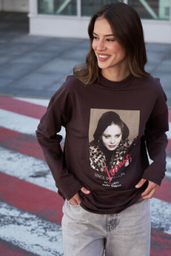 Лонгслив оверсайз с принтом