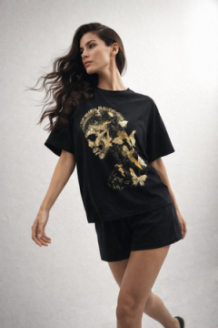 Костюм с шортами с шортами и футболкой 366