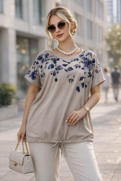 Футболка со стразами Delicate Bloom арт. М-258