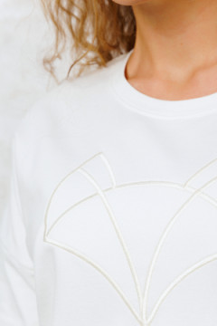 Футболка с вышивкой 342MLK