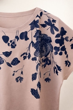 Футболка со стразами Delicate Bloom арт. М-258