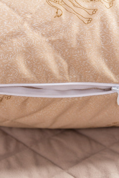 Подушка "Верблюд" тик на молнии лебпух+вербл, стег, лента, сумка(Н)