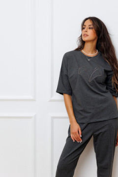 Футболка с вышивкой