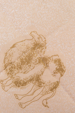 Подушка "Верблюд" тик на молнии лебпух+вербл, стег, лента, сумка(Н)