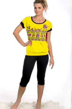 Пижама с бриджами и футболкой 50