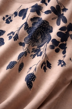 Футболка со стразами Delicate Bloom арт. М-258