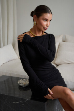 Платье лапша с открытыми плечами