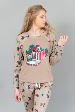 Костюм с брюками и кофтой 144