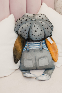 Подушка декоративная игрушка Шкодник 30*37