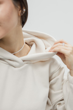 Туника теплая с капюшоном и хлястикамии