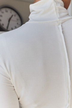 Водолазка облегающая с необработанными швами