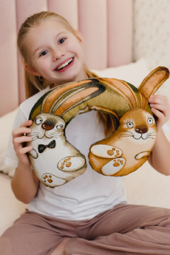 Подушка декоративная игрушка С любовью зайчата 30*40